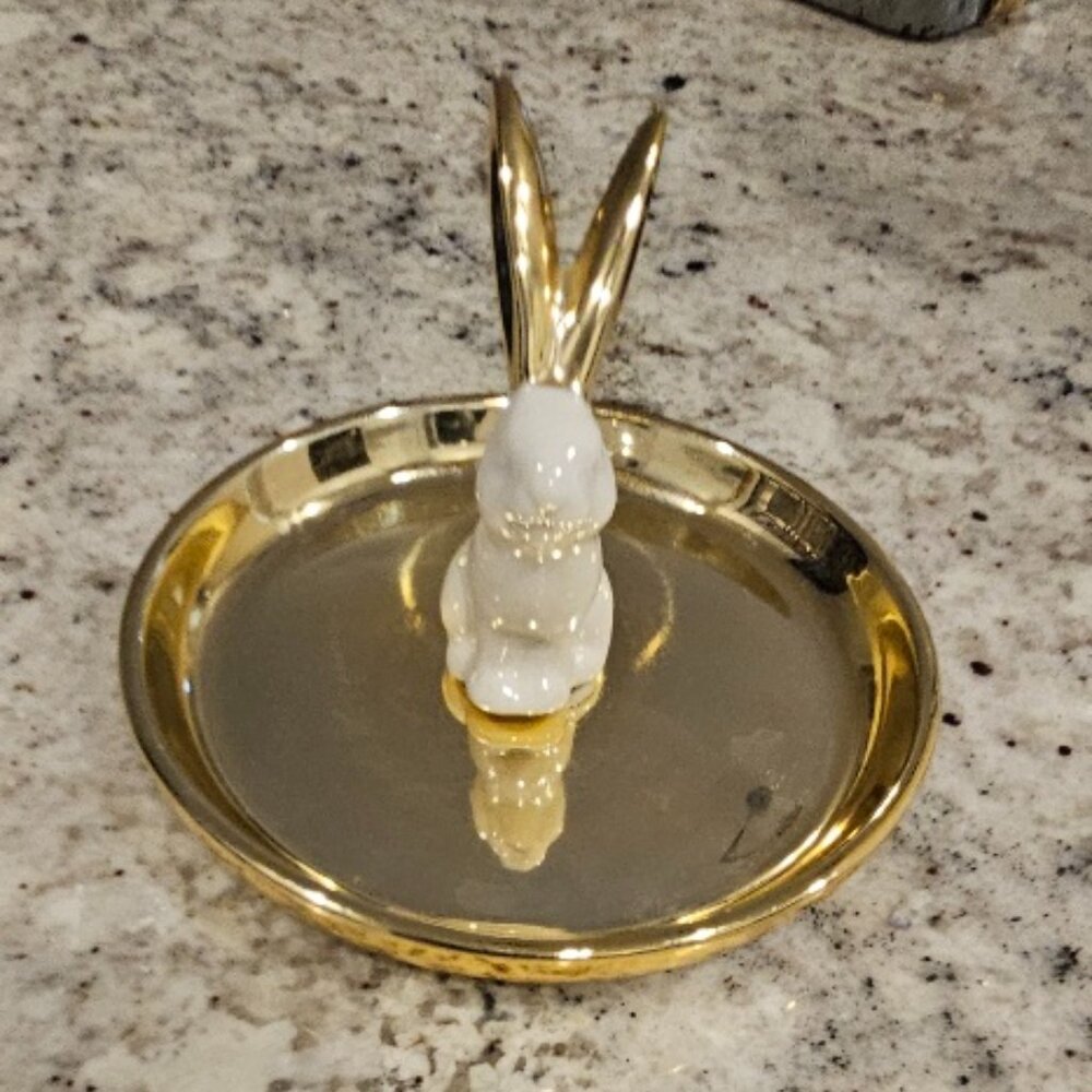 Porcelain Bunny Rabbit Ring Holder Trinket Dish White Gold